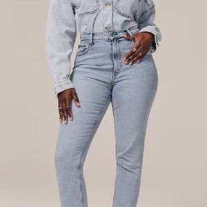 Abercrombie Curve Love 90's Slim Straight Ultra High Rise Jeans Light Wash Sz 34